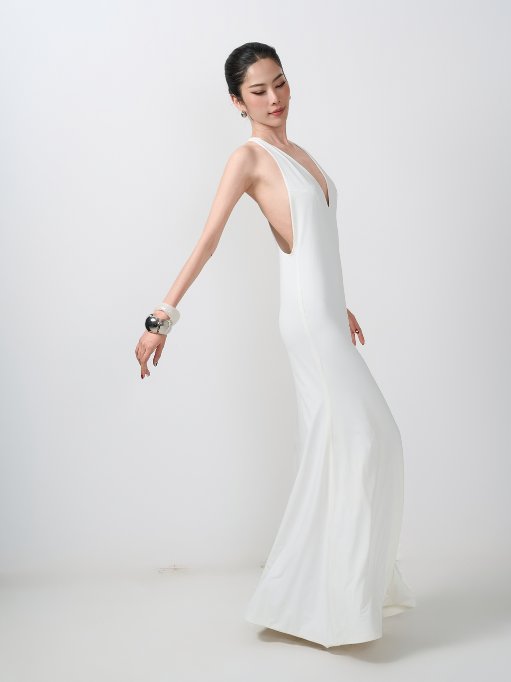 Elara White