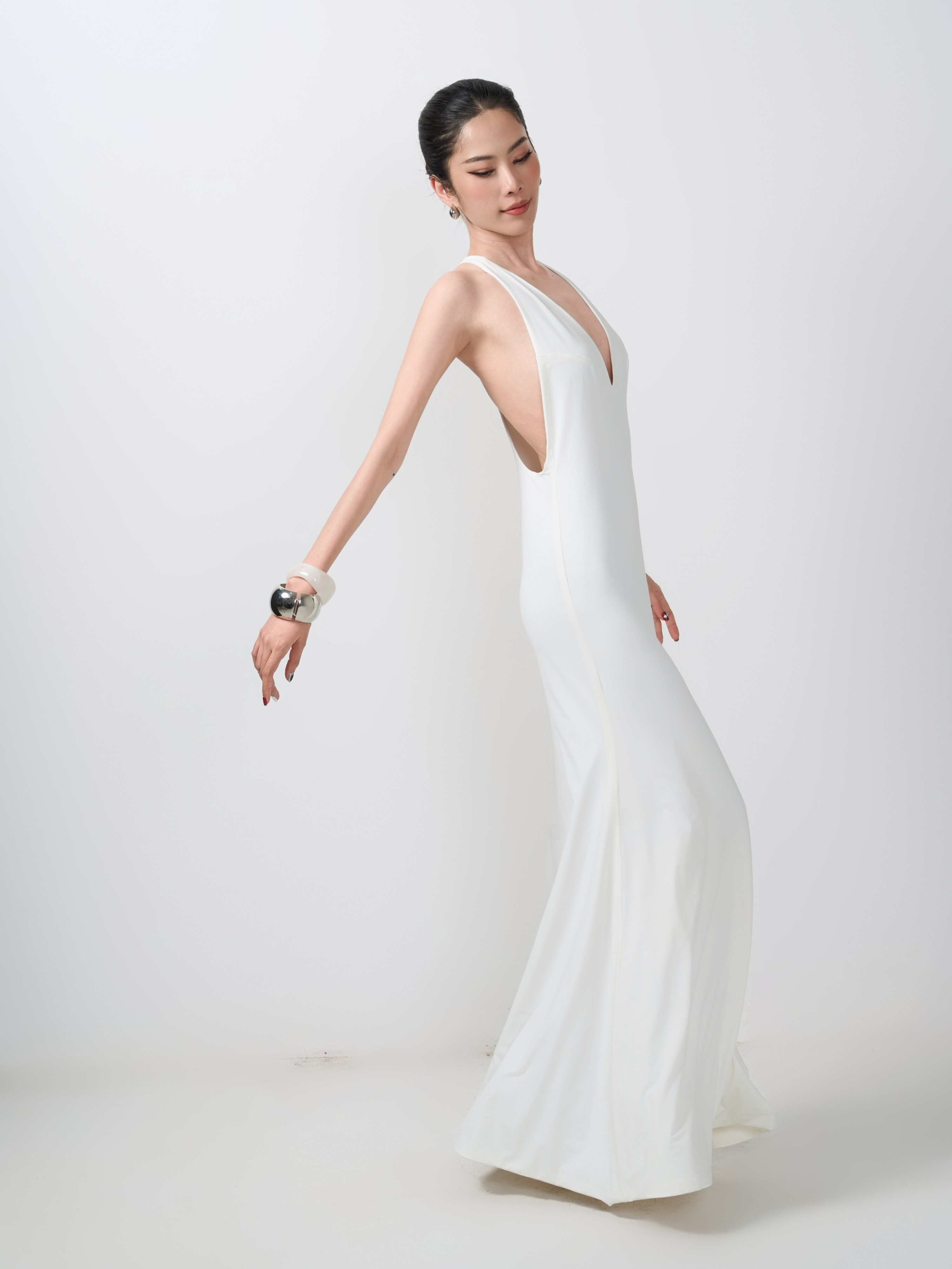 Elara White